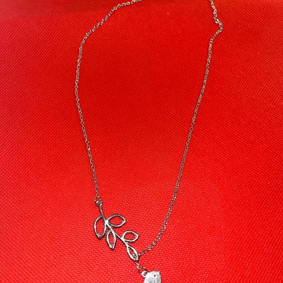 Lucky Hollow Owl Leaf Pendant Necklace - Picture 5 of 6